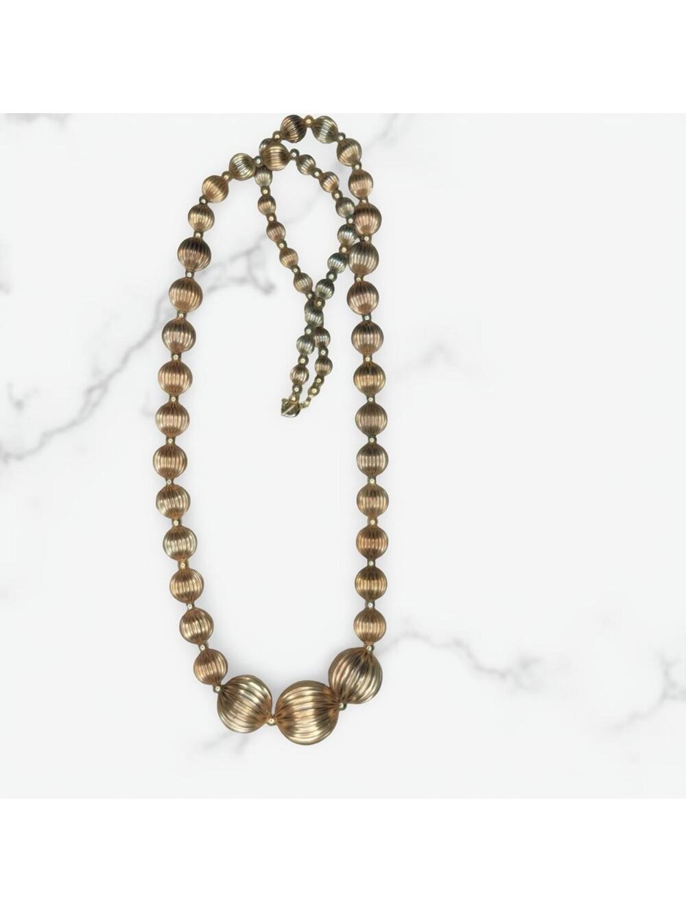 6981. Goldtone Vintage Metal Necklace